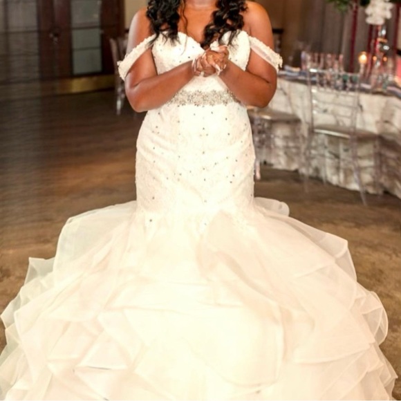 One of a kind custom wedding dress (Ivory color) - Picture 15 of 16